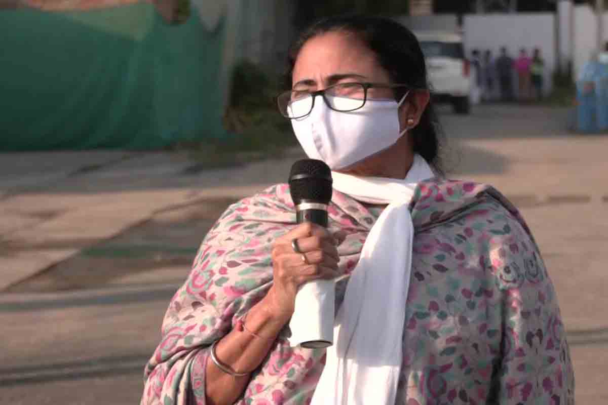 యూపీ ఎన్నికల్లో అఖిలేష్‌ పార్టీ గెలువాలని కోరుకుంటున్నా: మమతా బెనర్జీ