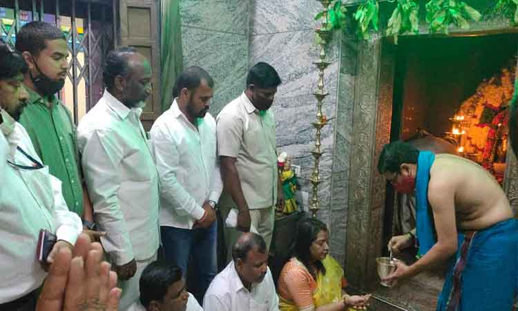 సికింద్రాబాద్‌ గణపతి ఆలయంలో మేయర్‌ పూజలు