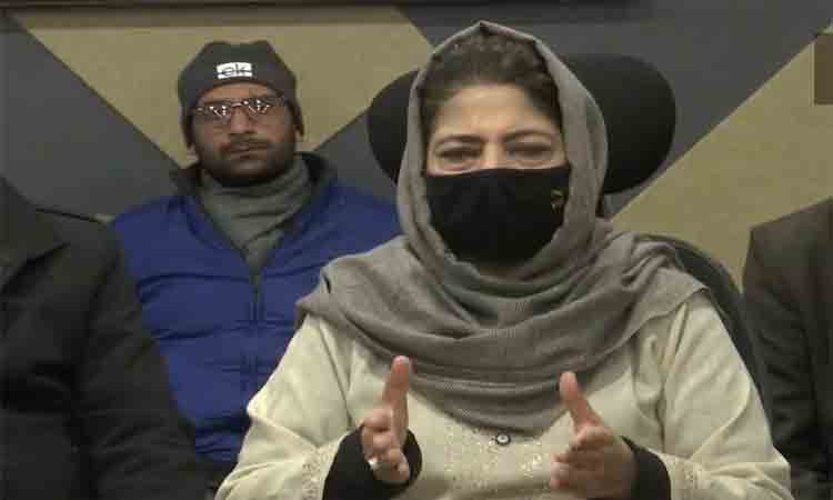 బీజేపీ హిజాబ్‌తో ఆగదు… ముస్లింల ఇతర చిహ్నాలనూ టార్గెట్‌ చేస్తుంది: మెహబూబా ముఫ్తీ