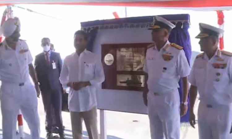 ఐఎన్‌ఎస్‌ విశాఖను జాతికి అంకితం చేసిన ఏపీ సీఎం జగన్‌