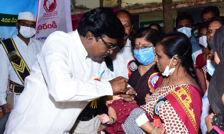 Minister Puvvada | పోలియో చుక్కల మందు పంపిణీ చేసిన మంత్రి పువ్వాడ..