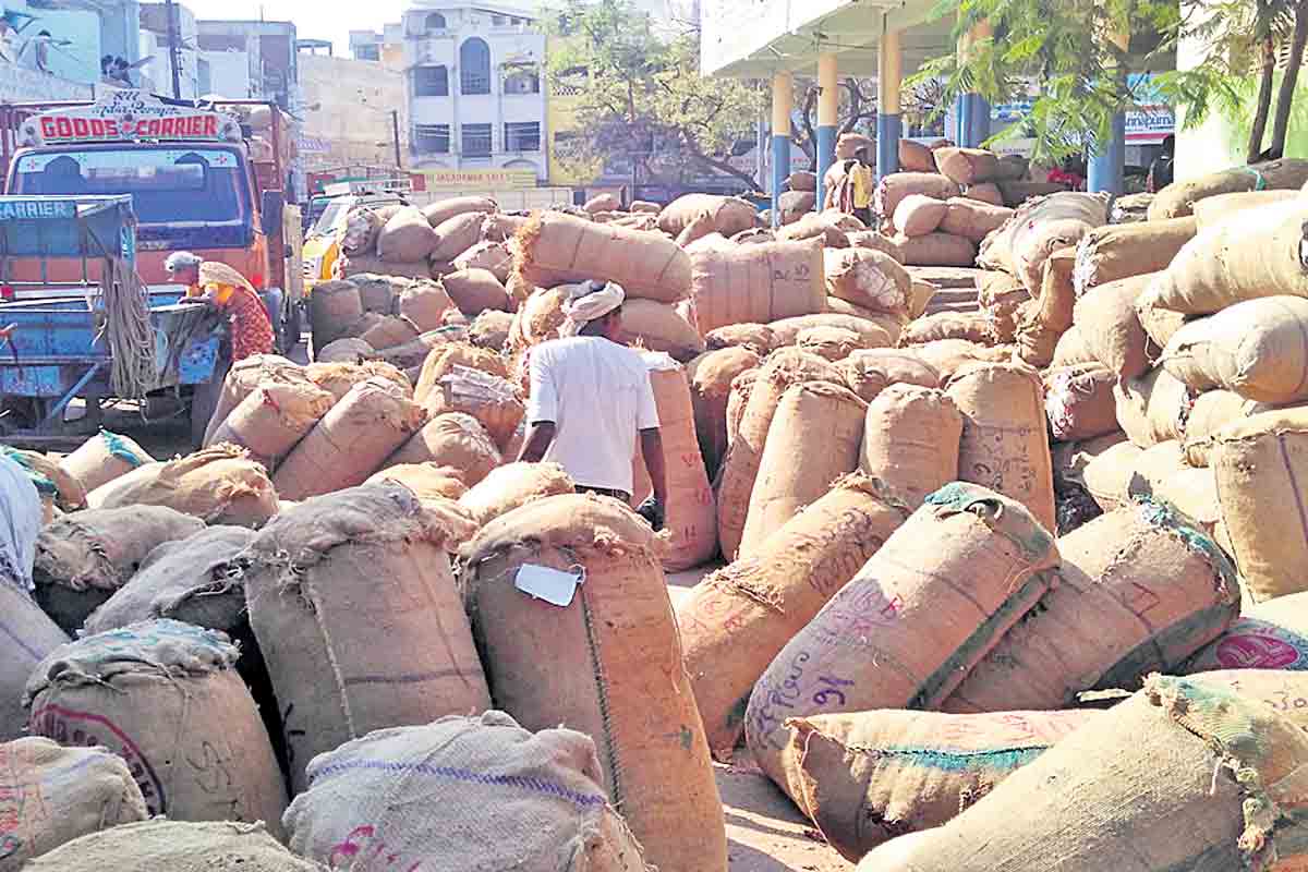 ఎండుమిర్చి @ రూ.20వేలు