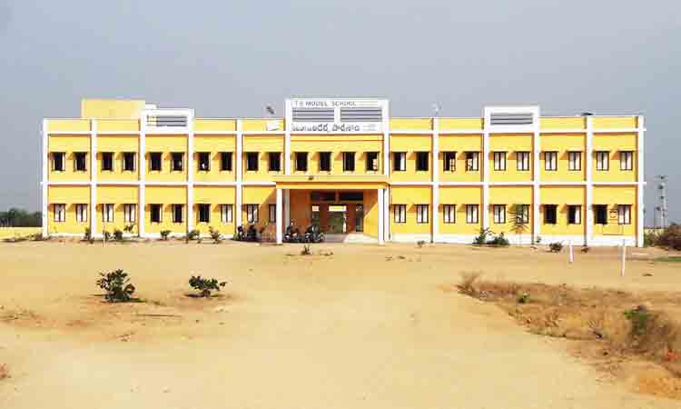 ఆదర్శ పాఠశాలలకు ఆహ్వానం