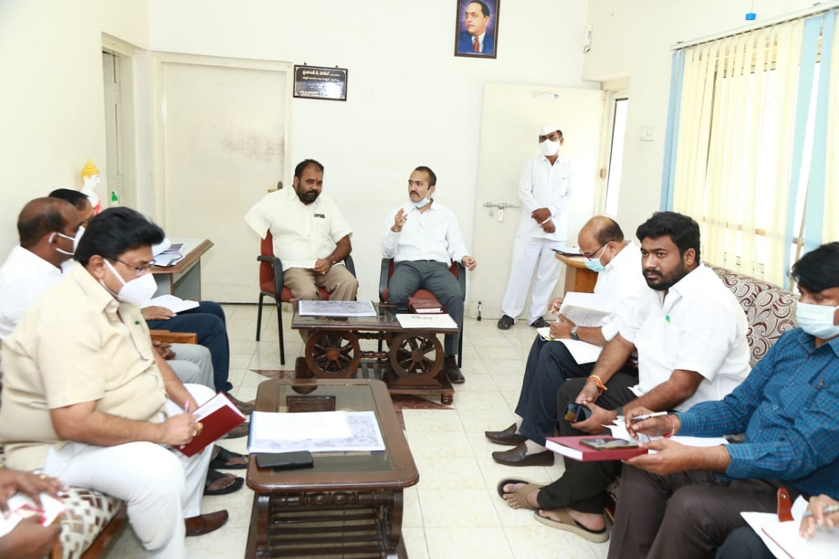 అభివృద్ధి పనులు ప్రారంభించాలి