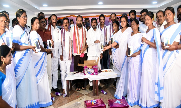 ‘ఆశ’ సేవలు గుర్తించింది మనమే