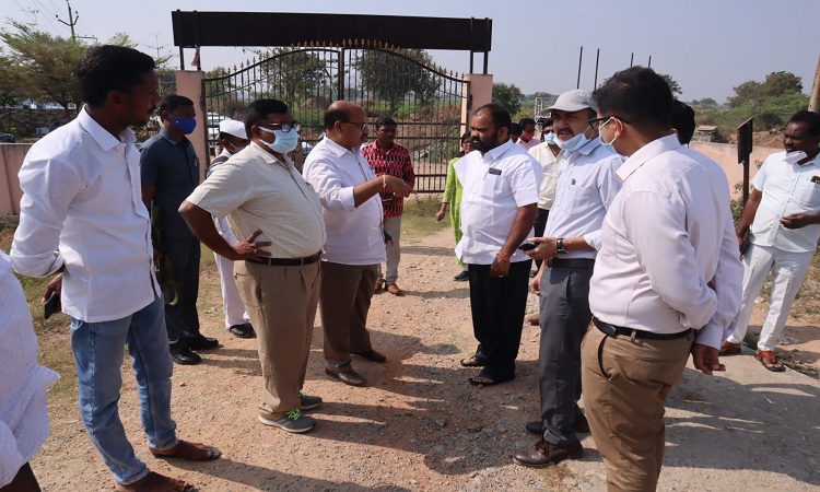 అభివృద్ధి పనులను త్వరగా పూర్తి చేయాలి