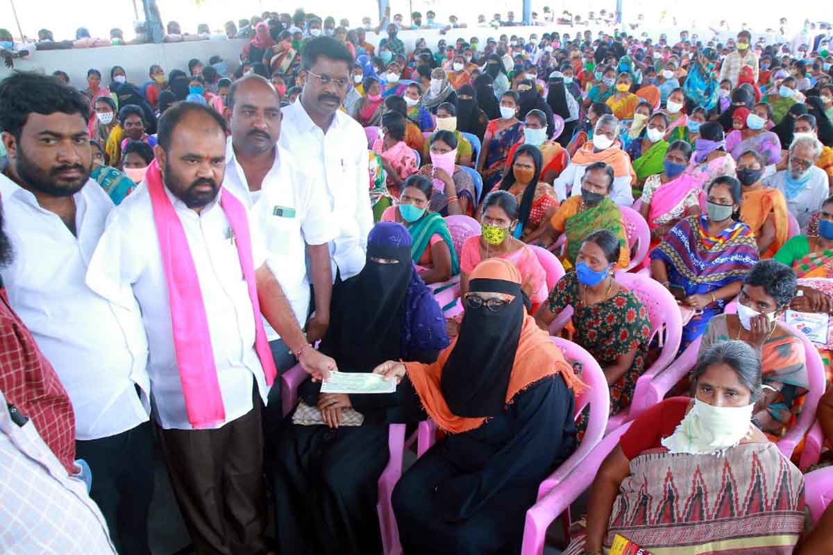 మహిళా సంక్షేమానికి ప్రభుత్వం పెద్దపీట