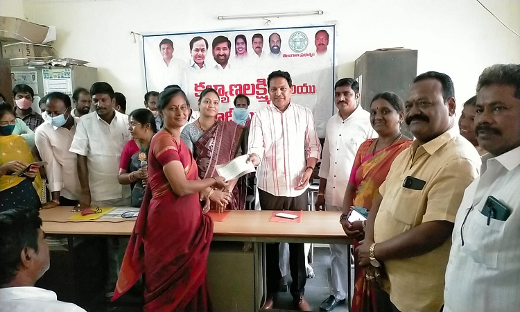 మహిళా సంక్షేమానికి ప్రభుత్వ ప్రాధాన్యం