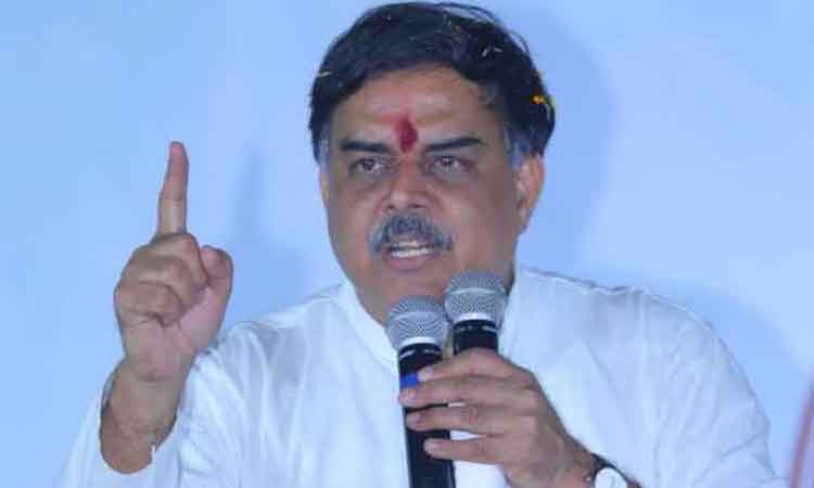 ఆత్మగౌరవం ఉన్న వాళ్లు బయటకు రావాలి: నాదెండ్ల మనోహర్‌