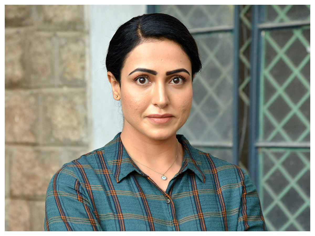 Nandini Rai | నందిని రాయ్ ఇంటర్వ్యూ ఫొటోలు..