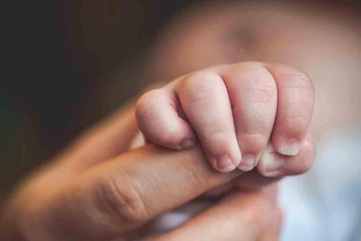 మూడో కాన్పులోనూ ఆడ‌బిడ్డే.. రూ. 80 వేల‌కు విక్రయించిన త‌ల్లిదండ్రులు