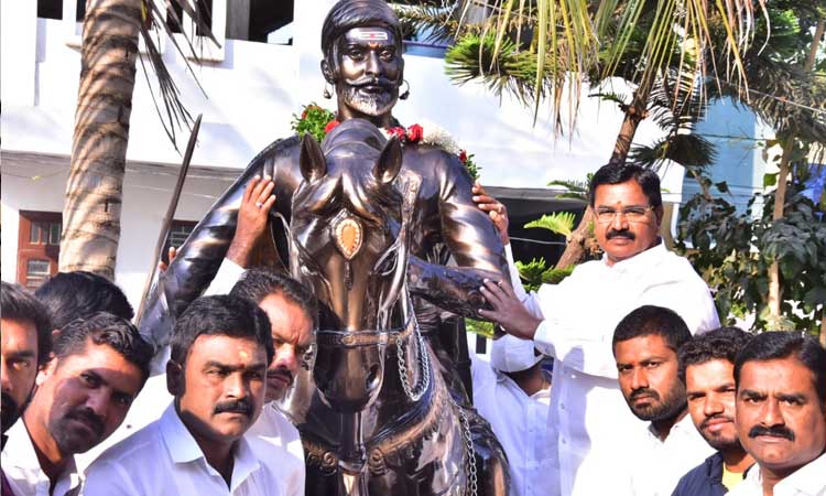 శివాజీ స్ఫూర్తితో యువత ముందుకుసాగాలి: మంత్రి నిరంజన్‌ రెడ్డి