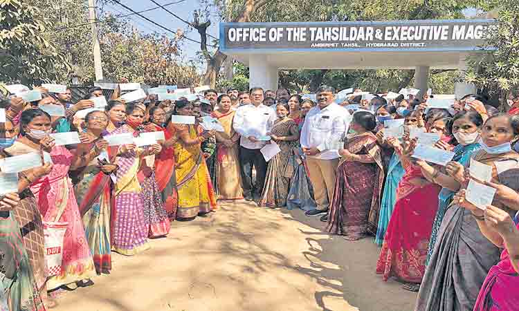 ఆడ బిడ్డలకు అండగా కల్యాణలక్ష్మి