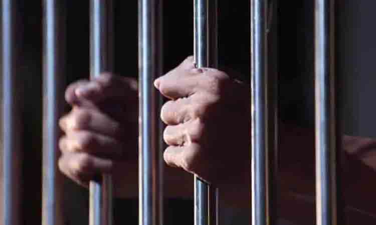 పాక్‌లో హిందూ లెక్చరర్‌కు జీవిత ఖైదు