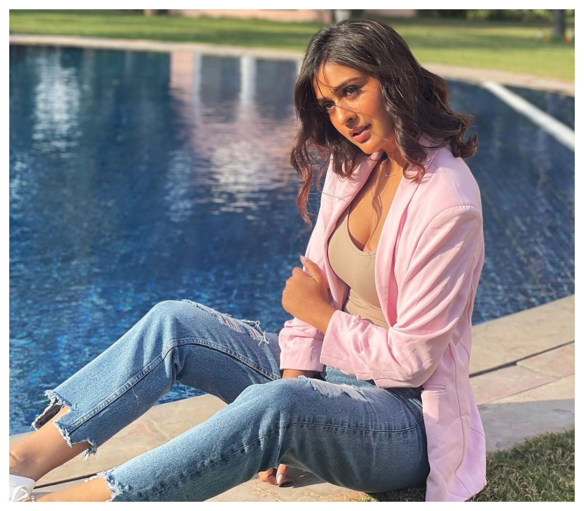 Payal Rajput | గులాబీ కలర్ డ్రెస్‌లో పాయల్‌ రాజ్‌పుత్‌ అందాల ఆరబోత..