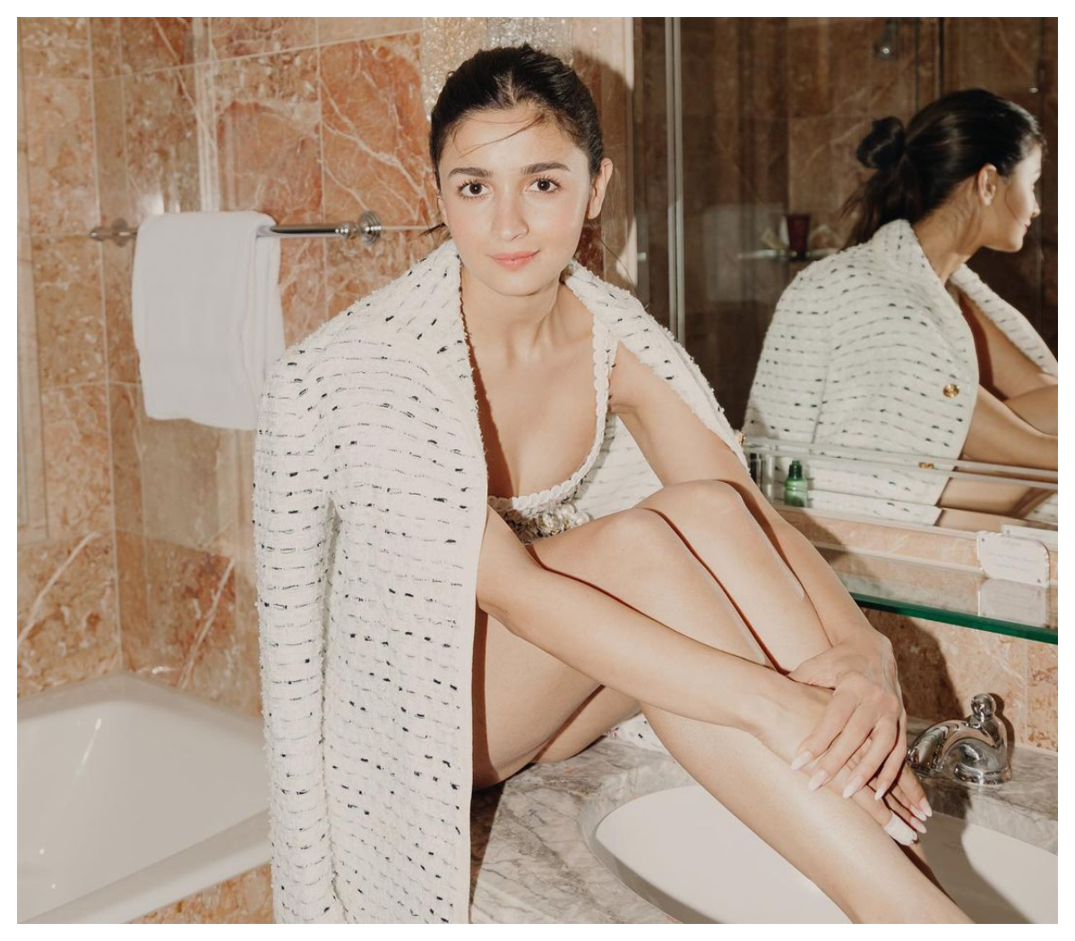 Alia Bhatt | వైట్ డ్రెస్‌లో అదరగొట్టిన అలియా భట్..