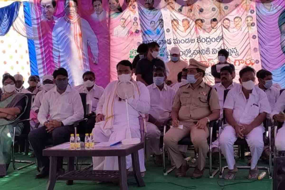 అక్రమాలను సహించను.. అర్హులైన పేదలకే డ‌బుల్ బెడ్రూం ఇండ్లు : స్పీక‌ర్ పోచారం