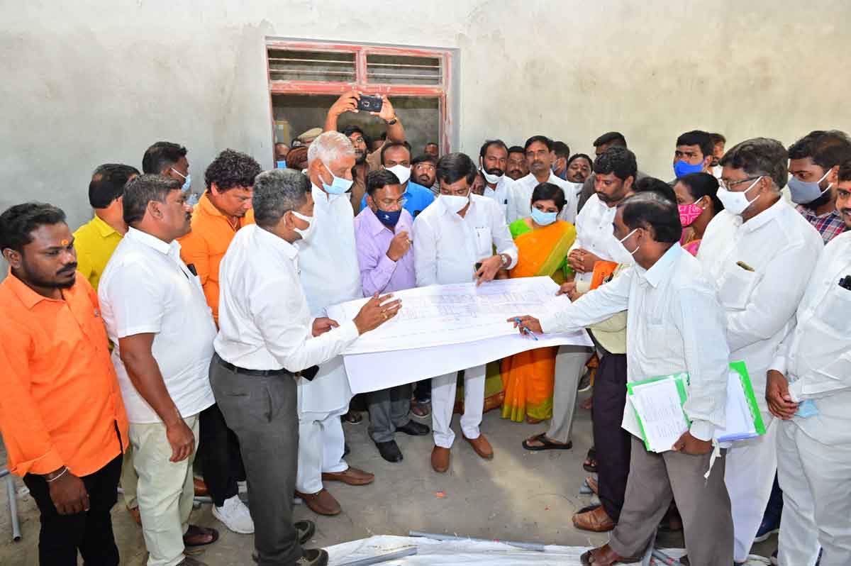 రోడ్లు భవ10 వేల కోట్లతో పేదల వైద్యానికి ప్రణాళిక