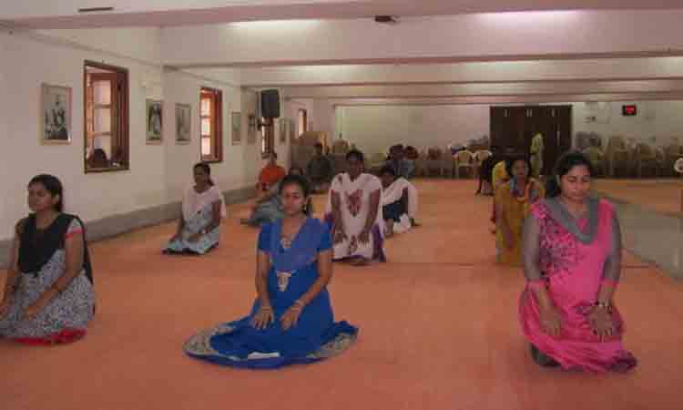 గ‌ర్భిణుల సుఖ ప్ర‌స‌వం కోసం.. ఆర్య‌జ‌న‌ని పాఠాలు..