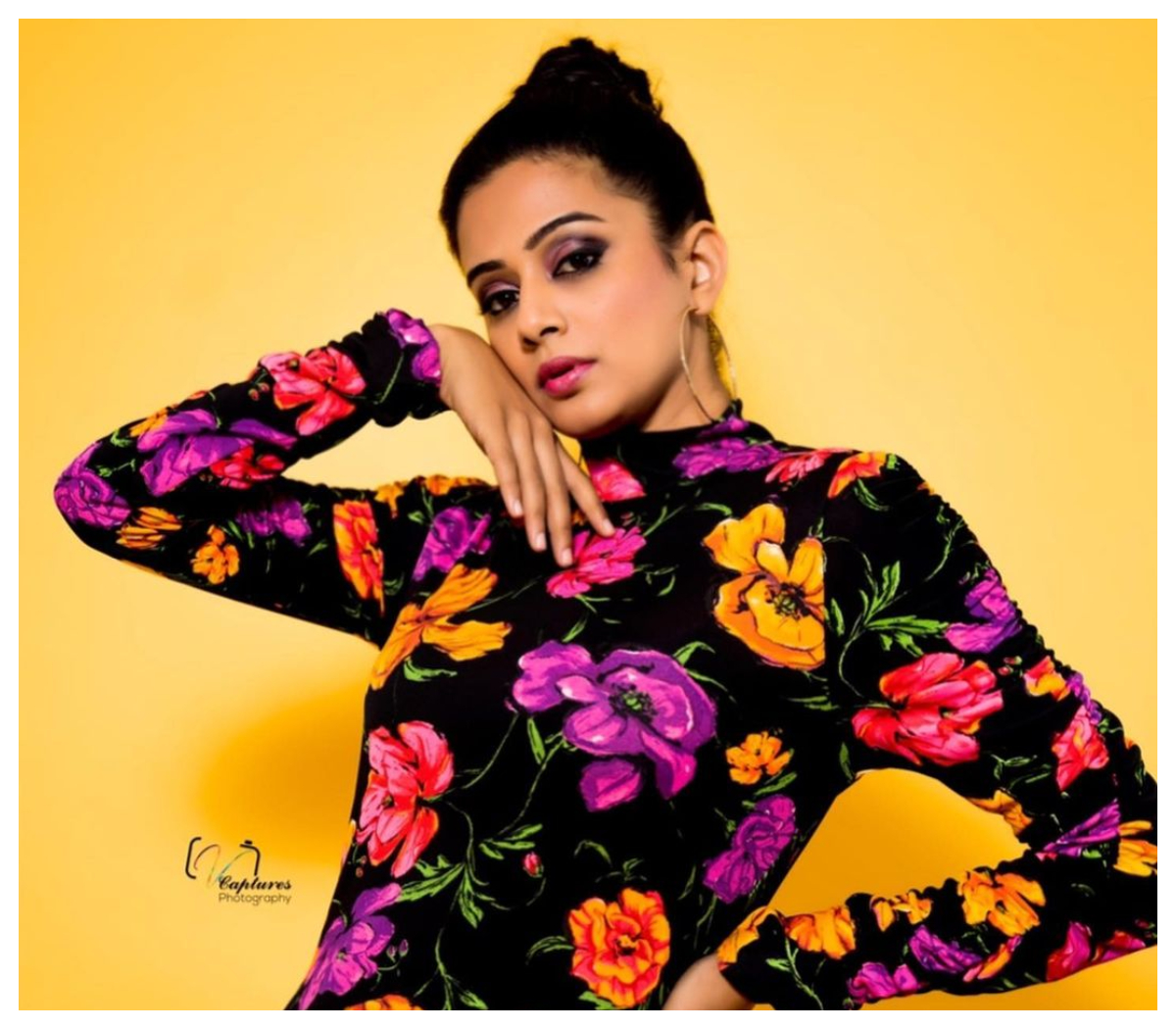 Priyamani | మల్టీకలర్ డ్రెస్‌లో ప్రియ‌మ‌ణి హొయలు..