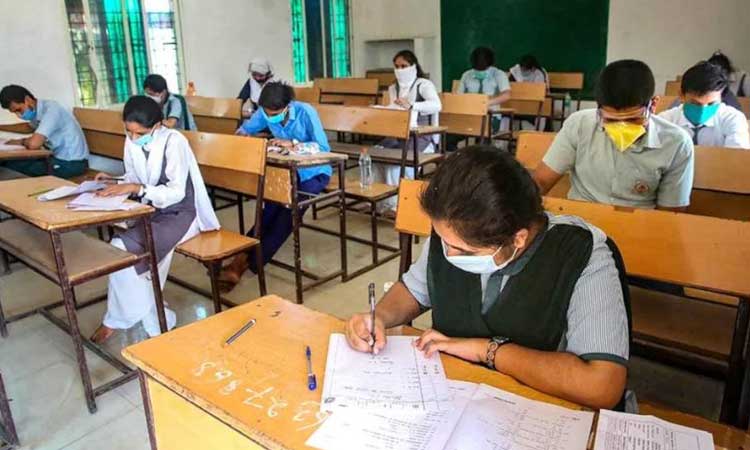 ‘ప‌ది’ పరీక్షలో సగం ప్రశ్నలకు జవా‌బులు రాస్తే చాలు