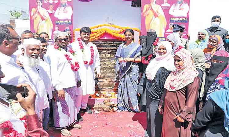 జల్‌పల్లి మున్సిపాలిటీని ఆదర్శంగా తీర్చిదిద్దుతా
