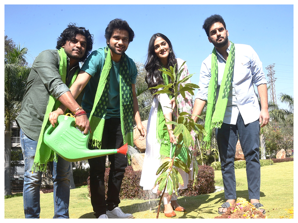 Green India Challenge | గ్రీన్ ఇండియా ఛాలెంజ్‌లో పాల్గొన్న సెహరి చిత్ర బృందం