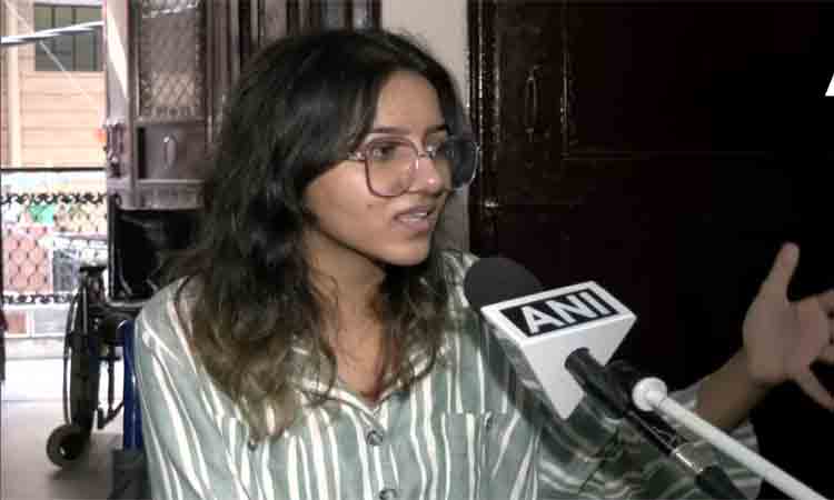 దివ్యాంగురాలి పట్ల వివక్ష… రెస్టారెంట్‌లో ప్రవేశానికి నిరాకరణ