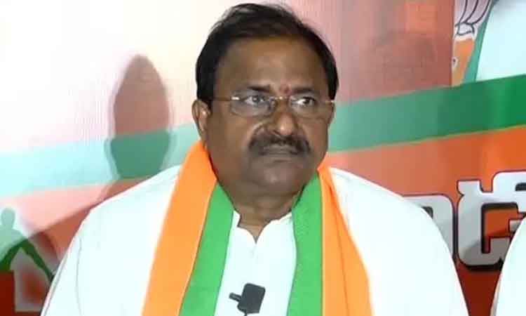 ఇళ్ల స్థలాల పేరిట రూ.5 వేల కోట్లు దోచేశారు: సోము వీర్రాజు