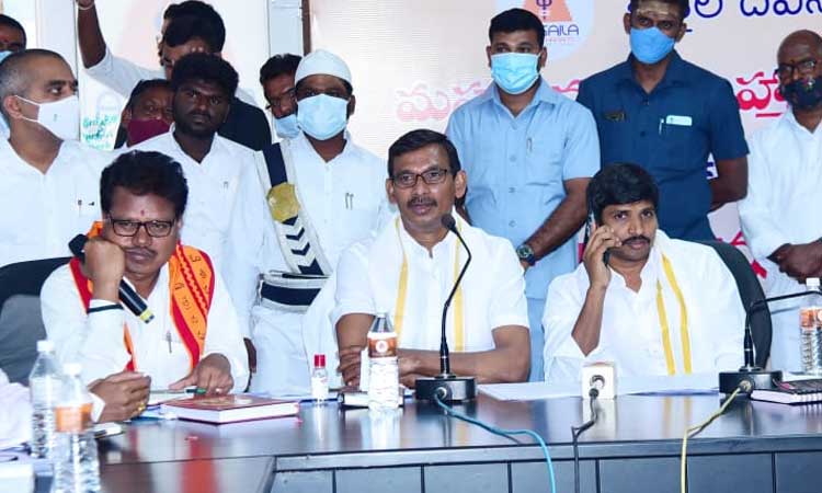 మహా శివరాత్రి బ్రహ్మోత్సవాలు విజయవంతం చేయాలి : కలెక్టర్