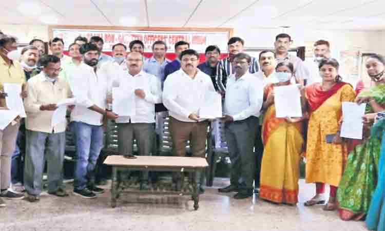 ఐఎంఎస్‌సీఎఫ్‌ అధ్యక్షుడిగా శీనయ్య