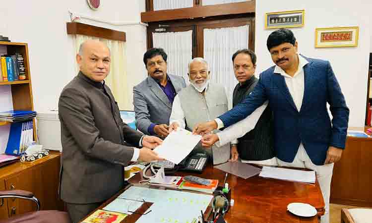 ప్రధానిపై టీఆర్‌ఎస్‌ ప్రివిలేజ్‌ మోషన్‌