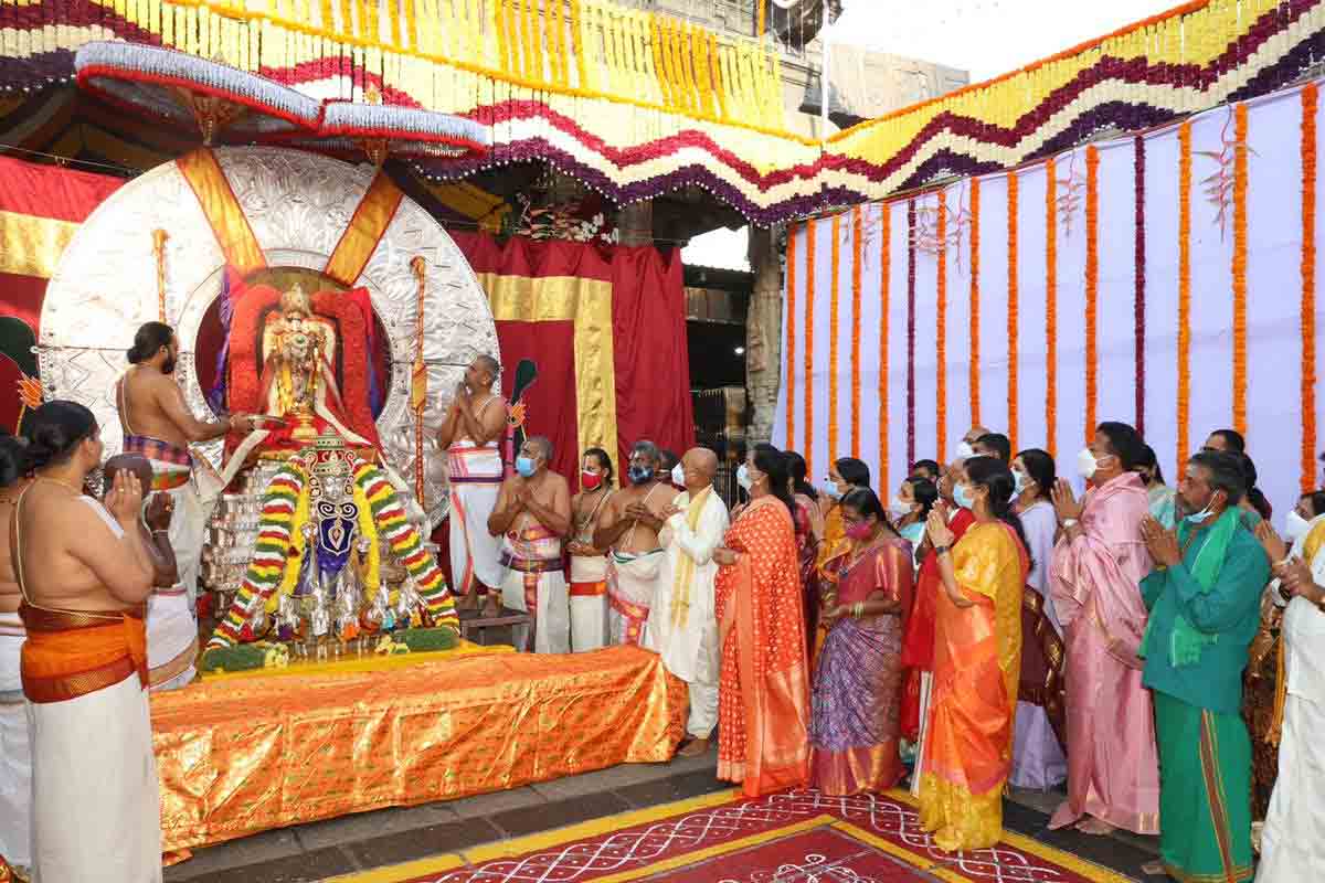 తిరుమలలో వైభ‌వంగా ర‌థ‌స‌ప్త‌మి వేడుక‌లు.. సూర్యప్రభ వాహనంపై శ్రీమన్నారాయణుడు..