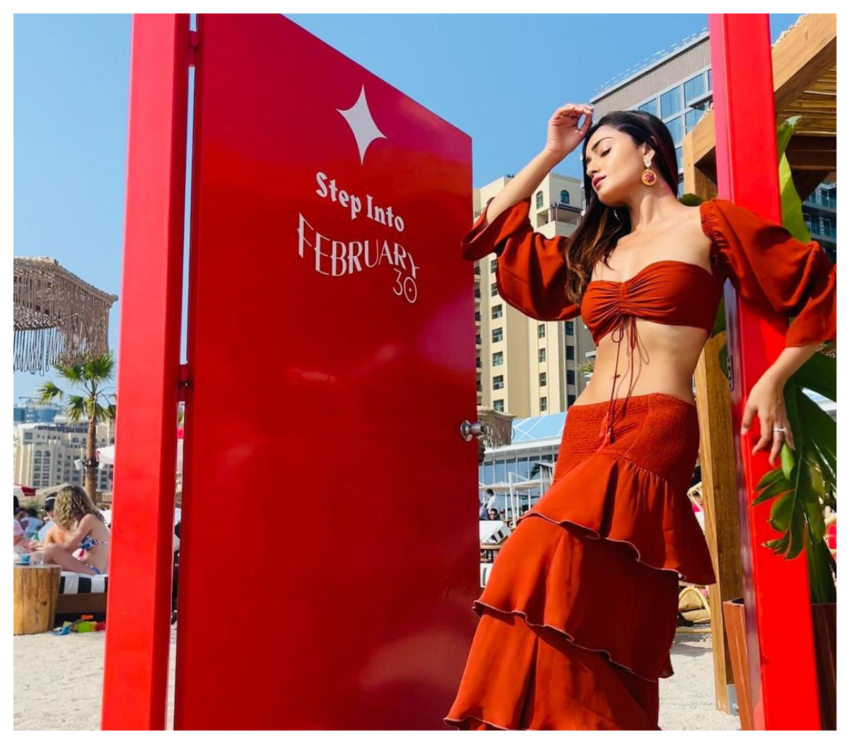 Tridha Choudhury | రెడ్‌ డ్రెస్‌లో త్రిధా చౌదరి అందచందాలు..