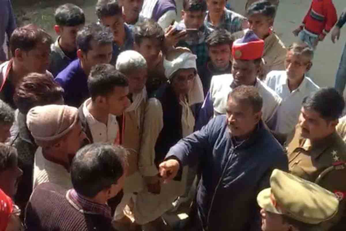 అధికారం కోసం బీజేపీ అడ్డదారులు