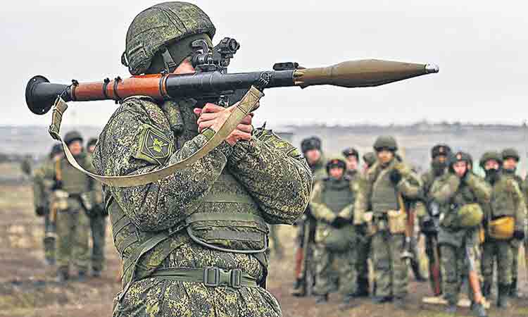 రష్యా-ఉక్రెయిన్‌ మధ్య యుద్ధానికి దారితీసిన అంశాలివే..