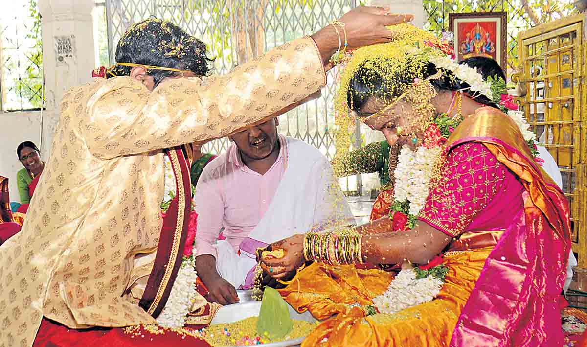 సరికొత్త రికార్డు.. 10 లక్షల కుటుంబాలకు కల్యాణ లక్ష్మి