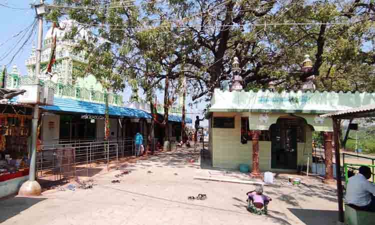 అన్నారం షరీఫ్‌ దర్గా ముస్తాబు