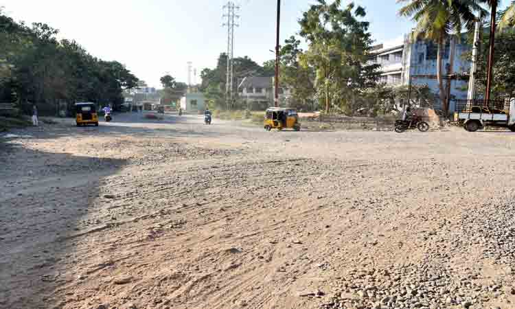 వామ్మో.. గూడ్స్‌షెడ్‌ జంక్షన్‌