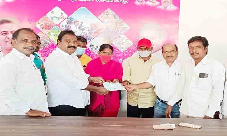 బాధితులకు అండగా ప్రమాదబీమా