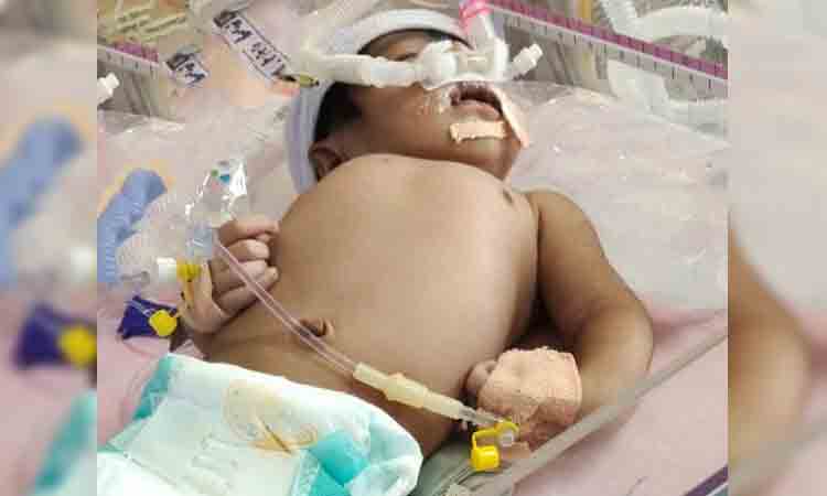 చిట్టి గుండెకు ఎంత పెద్ద కష్టమో..