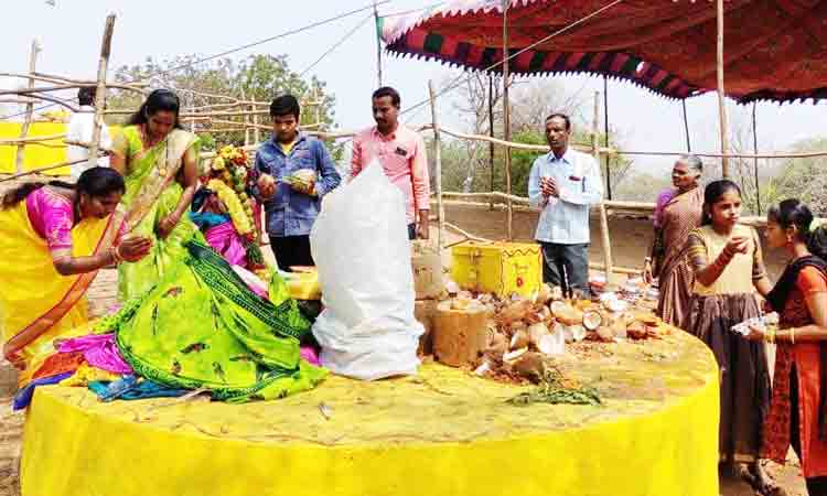 జై సమ్మక్క.. జై సారలమ్మ