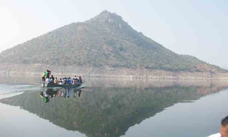 నల్లమల ఒడిలో వెలిసిన శివయ్య