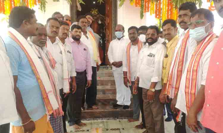 భక్తి భావాలను పెంపొందించుకోవాలి