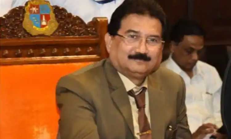 బీఎంసీ కార్పొరేటర్‌ ఇండ్లలో ఐటీ సోదాలు..