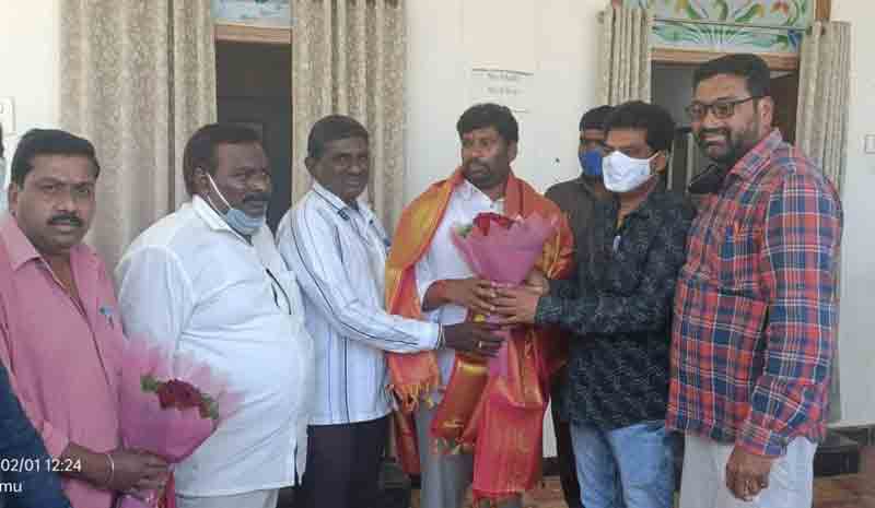 విప్‌ బాల్క సుమన్‌కు శుభాకాంక్షలు తెలిపిన నాయకులు