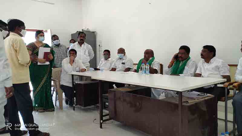 కాలువ నిర్మాణానికి సహకరించాలి