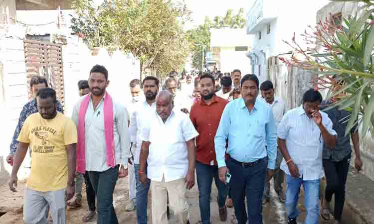 సమస్యలు పరిష్కరిస్తాం