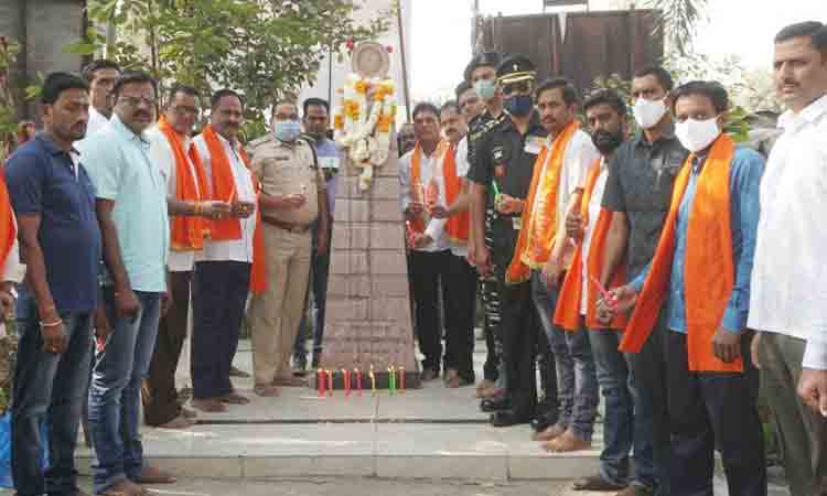 అమరజవాన్లకు ఘన నివాళి