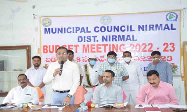 అందరి సహకారంతోనే పట్టణాభివృద్ధి